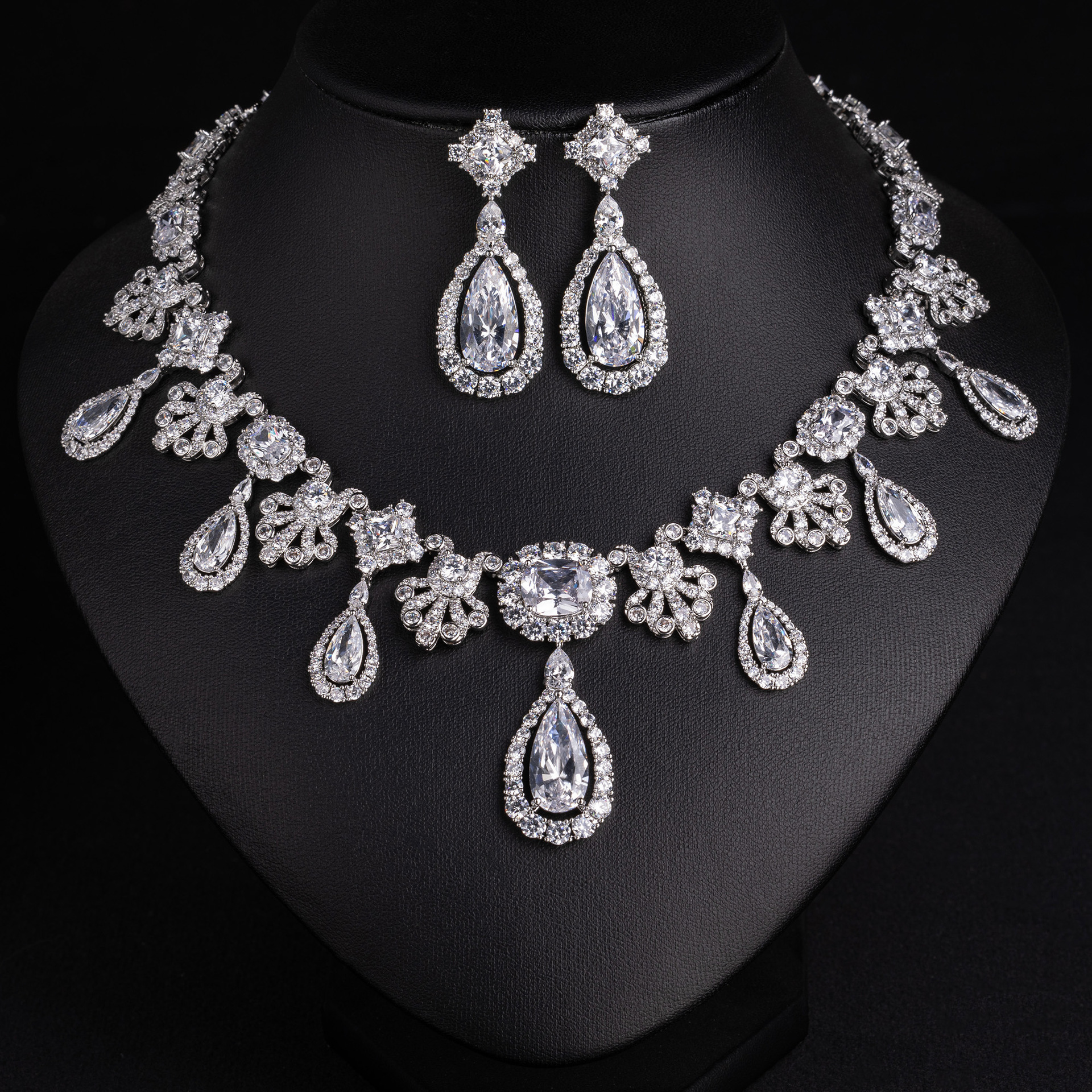 louvre vintage emerald drop jewelry set | luxury zircon necklace & earrings 5